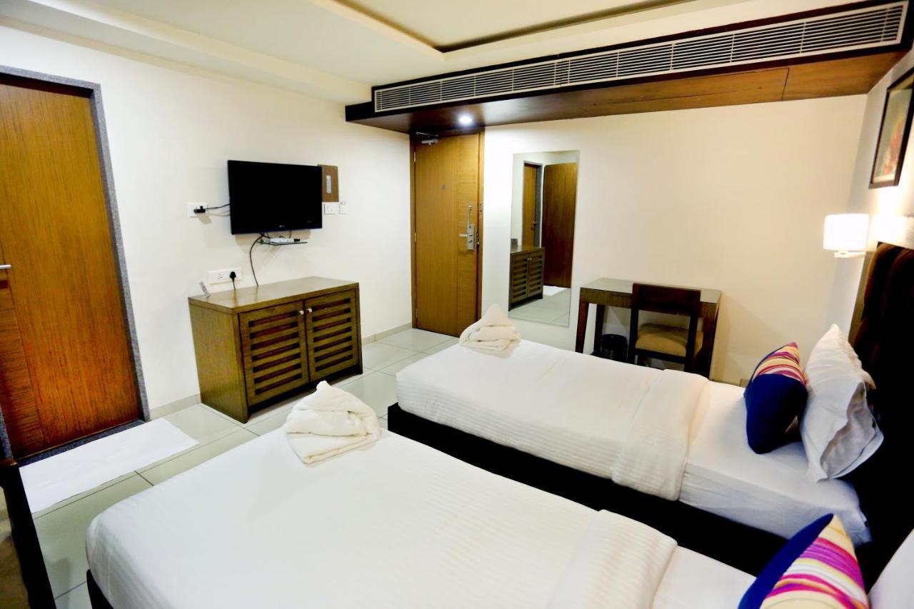 The Park Residency Otel Amhedabad Dış mekan fotoğraf