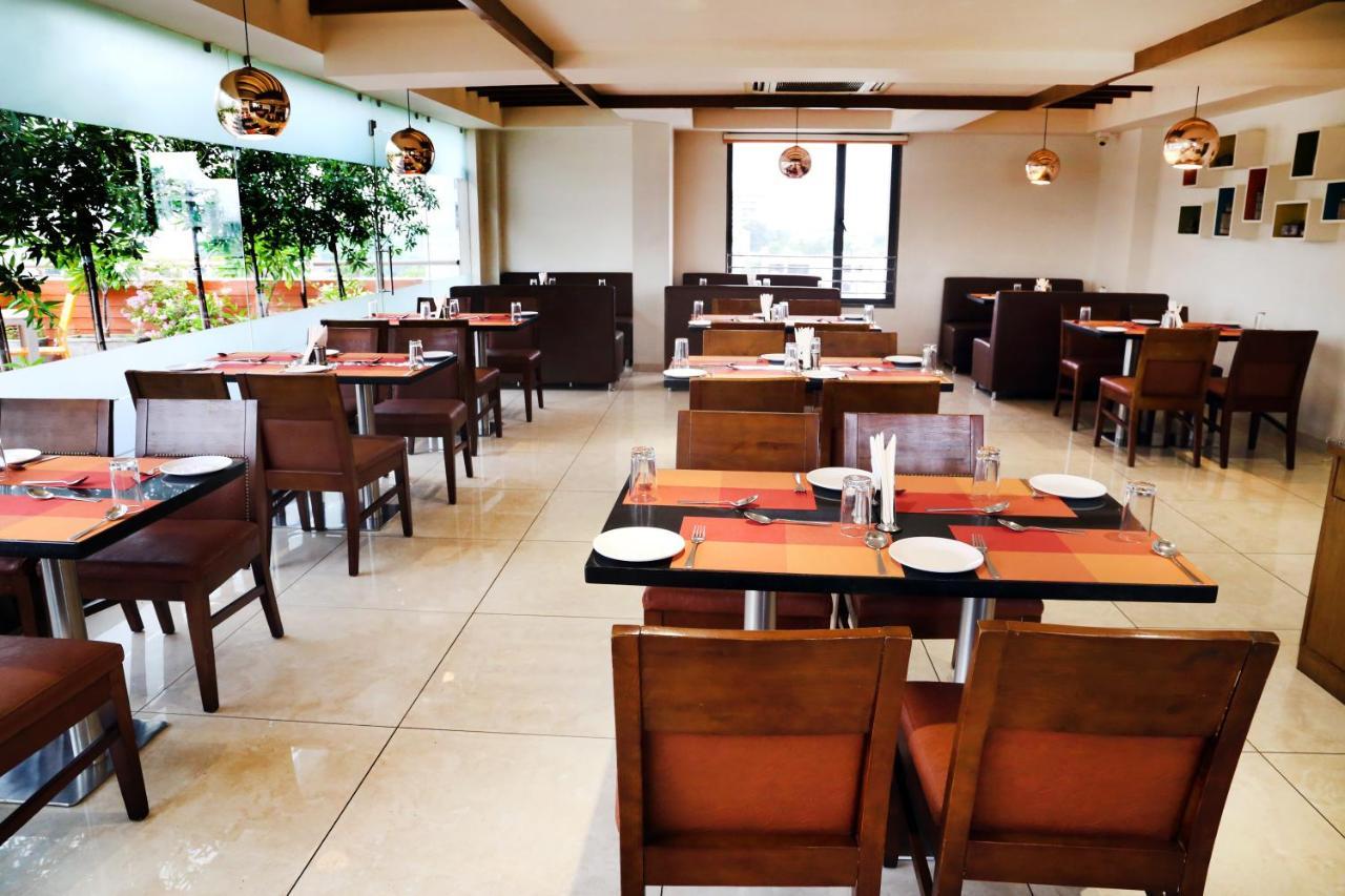 The Park Residency Otel Amhedabad Dış mekan fotoğraf