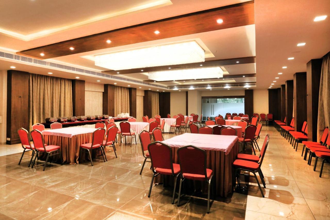 The Park Residency Otel Amhedabad Dış mekan fotoğraf