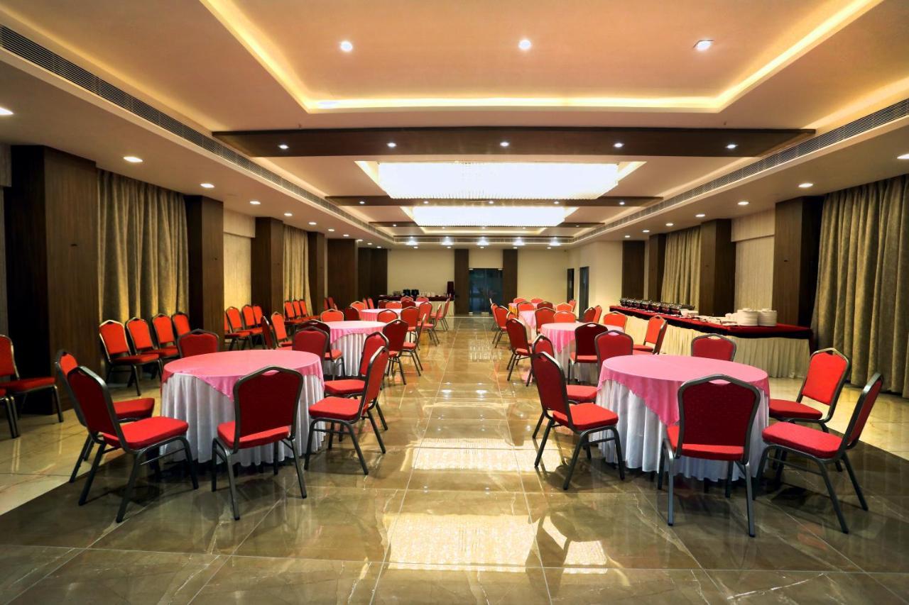 The Park Residency Otel Amhedabad Dış mekan fotoğraf