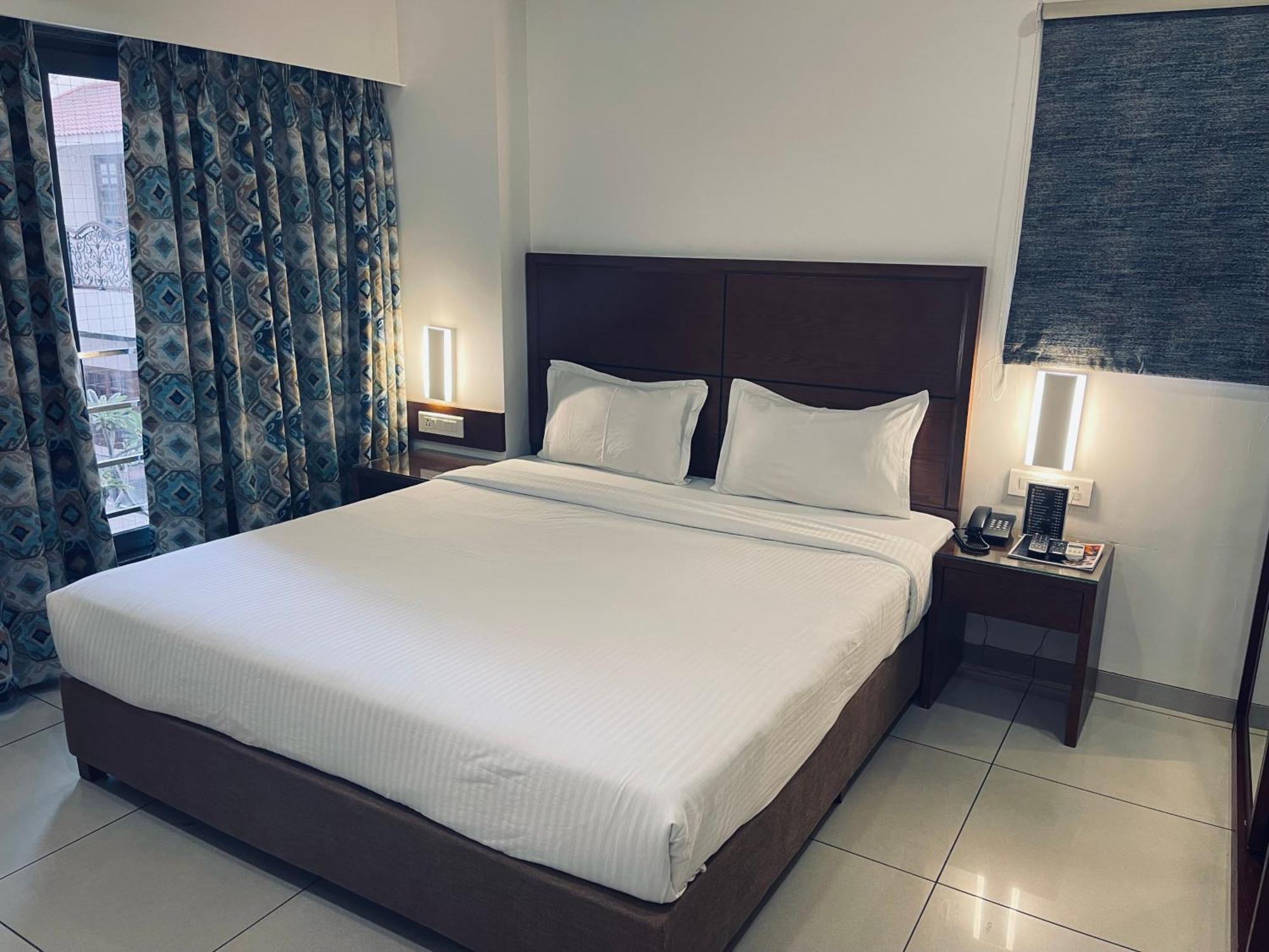The Park Residency Otel Amhedabad Dış mekan fotoğraf