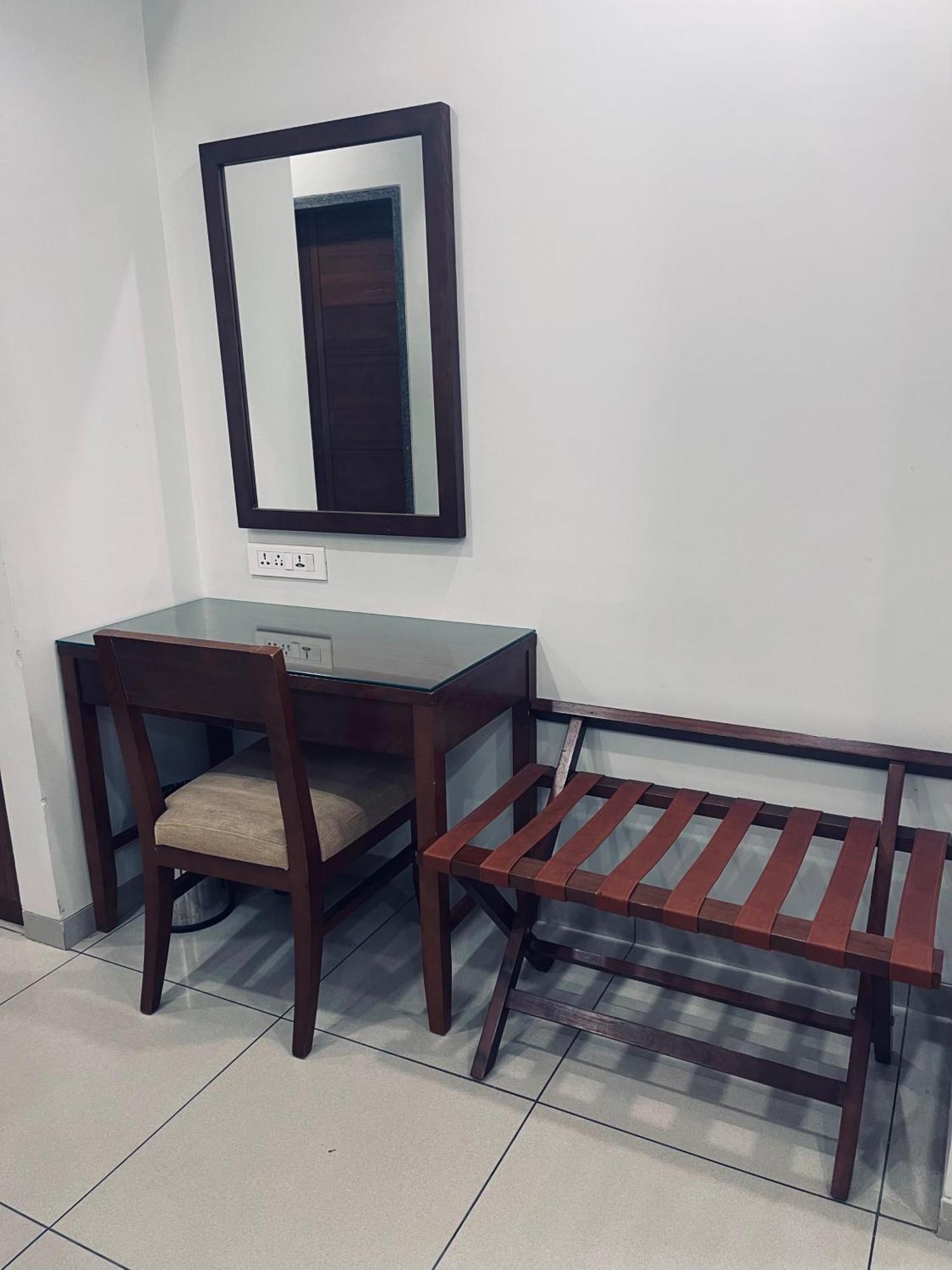 The Park Residency Otel Amhedabad Dış mekan fotoğraf