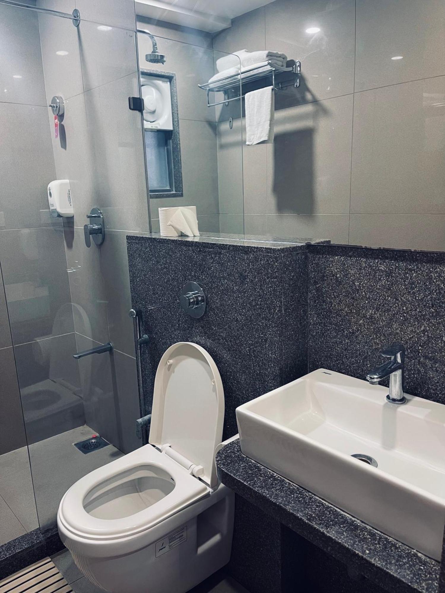 The Park Residency Otel Amhedabad Dış mekan fotoğraf